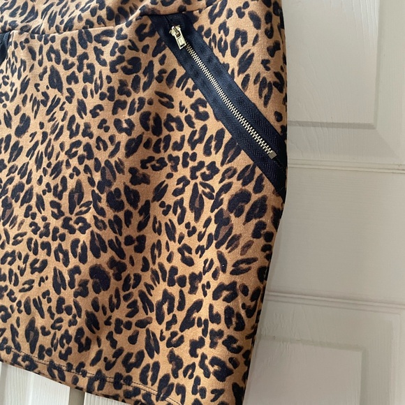 Xhilaration Tan and Black Animal Print Mini Skirt - Picture 3 of 5